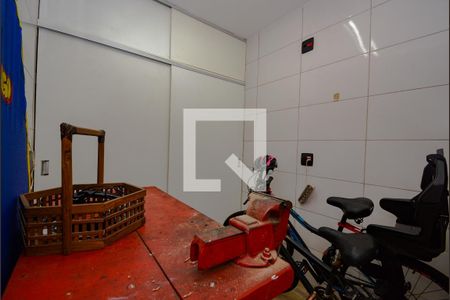 Casa à venda com 240m², 3 quartos e 2 vagasQuarto de Serviço