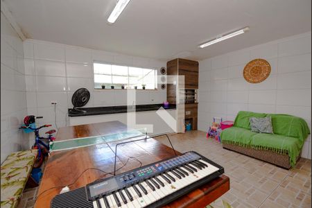 Casa à venda com 240m², 3 quartos e 2 vagasQuintal - churrasqueira
