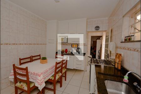 Casa à venda com 240m², 3 quartos e 2 vagasCozinha