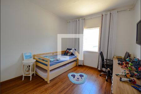 Casa à venda com 240m², 3 quartos e 2 vagasQuarto 2