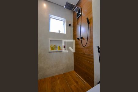 Casa à venda com 240m², 3 quartos e 2 vagasBanheiro