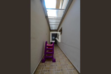 Casa à venda com 240m², 3 quartos e 2 vagasQuintal - lateral