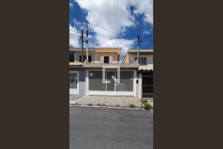 Casa à venda com 240m², 3 quartos e 2 vagasFachada do Sobrado