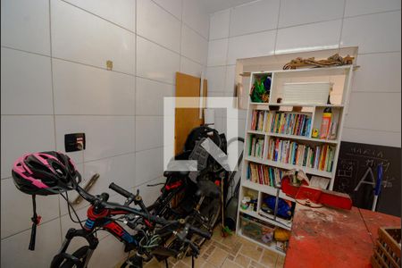 Casa à venda com 240m², 3 quartos e 2 vagasQuarto de Serviço