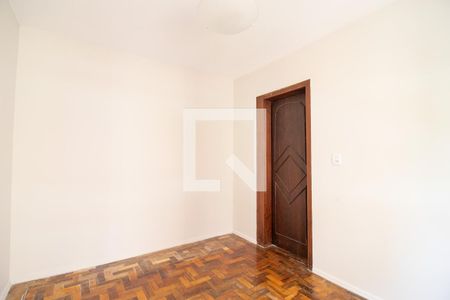Quarto de apartamento à venda com 1 quarto, 50m² em Passo da Areia, Porto Alegre
