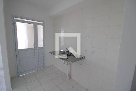 Sala / Cozinha de apartamento para alugar com 2 quartos, 42m² em Vila Guaca, São Paulo