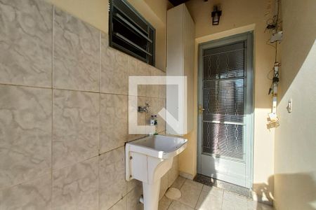 Casa para alugar com 60m², 2 quartos e 1 vagaÁrea de Serviço