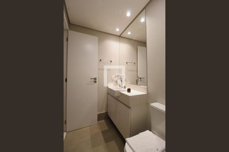 Banheiro de kitnet/studio à venda com 1 quarto, 26m² em Vila Nova Conceição, São Paulo