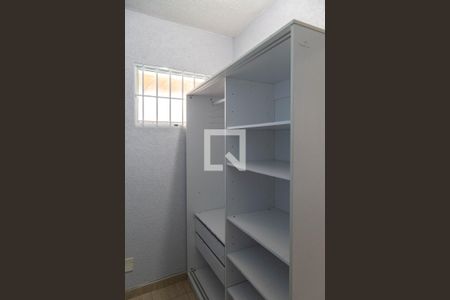 Casa para alugar com 260m², 4 quartos e 2 vagas Casa para alugar com 260m², 4 quartos e 2 vagasCloset da suíte 1