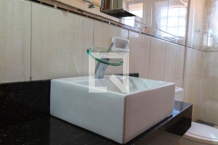 Casa para alugar com 260m², 4 quartos e 2 vagas Casa para alugar com 260m², 4 quartos e 2 vagasBanheiro 2