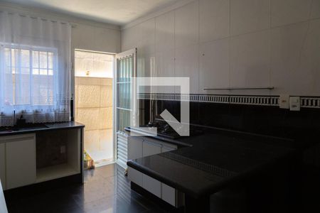 Casa para alugar com 260m², 4 quartos e 2 vagas Casa para alugar com 260m², 4 quartos e 2 vagasCozinha