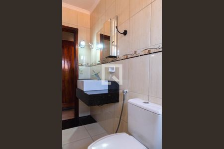 Casa para alugar com 260m², 4 quartos e 2 vagas Casa para alugar com 260m², 4 quartos e 2 vagasBanheiro 2