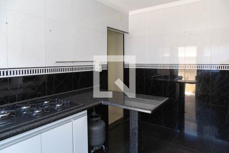 Casa para alugar com 260m², 4 quartos e 2 vagas Casa para alugar com 260m², 4 quartos e 2 vagasCozinha