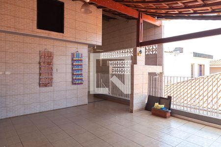 Casa para alugar com 260m², 4 quartos e 2 vagas Casa para alugar com 260m², 4 quartos e 2 vagasÁrea de serviço e quintal