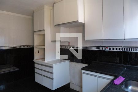 Casa para alugar com 260m², 4 quartos e 2 vagas Casa para alugar com 260m², 4 quartos e 2 vagasCozinha
