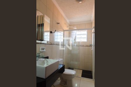 Casa para alugar com 260m², 4 quartos e 2 vagas Casa para alugar com 260m², 4 quartos e 2 vagasBanheiro 2