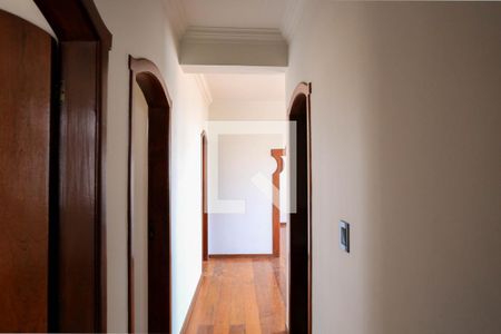 Corredor de apartamento para alugar com 4 quartos, 180m² em Cidade Nova, Belo Horizonte