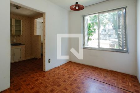 Cozinha de apartamento à venda com 3 quartos, 59m² em Vila Ipiranga, Porto Alegre