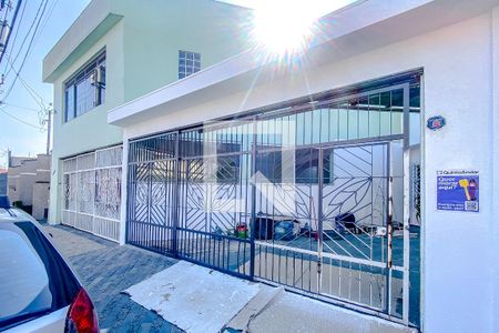 Casa à venda com 171m², 3 quartos e 2 vagasFachada