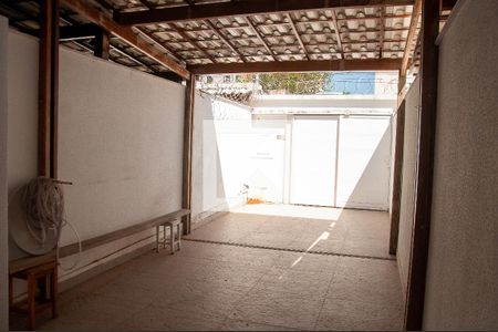 Casa à venda com 100m², 2 quartos e 2 vagas Casa à venda com 100m², 2 quartos e 2 vagasGaragem