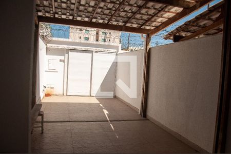 Casa à venda com 100m², 2 quartos e 2 vagas Casa à venda com 100m², 2 quartos e 2 vagasGaragem