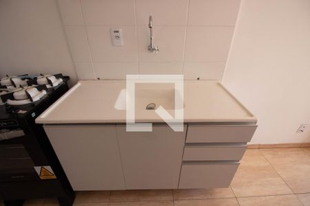 Sala/Cozinha de apartamento à venda com 2 quartos, 28m² em Cidade Antônio Estevão de Carvalho, São Paulo