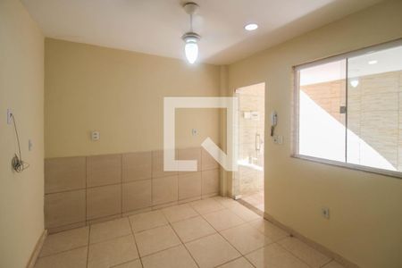 Sala de casa para alugar com 2 quartos, 60m² em Centro, Nilópolis