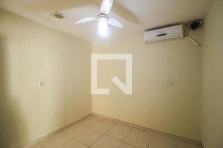 Quarto 1 de casa para alugar com 2 quartos, 60m² em Centro, Nilópolis