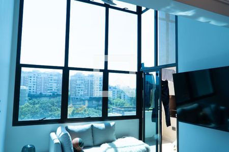 Sala (Pé direito duplo) de apartamento à venda com 1 quarto, 64m² em Paraíso do Morumbi, São Paulo
