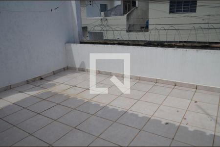 Casa à venda com 180m², 3 quartos e 2 vagasVaranda