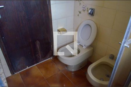 Casa à venda com 180m², 3 quartos e 2 vagasBanheiro da Suíte