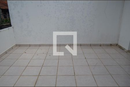 Casa à venda com 180m², 3 quartos e 2 vagasVaranda