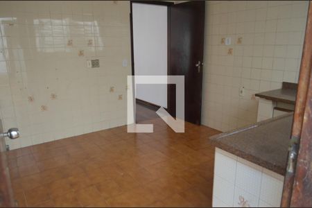 Casa à venda com 180m², 3 quartos e 2 vagasCozinha