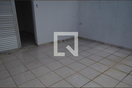 Casa à venda com 180m², 3 quartos e 2 vagasVaranda