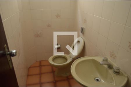 Casa à venda com 180m², 3 quartos e 2 vagasBanheiro 1