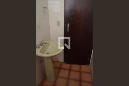 Casa à venda com 180m², 3 quartos e 2 vagasBanheiro 1