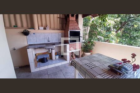 Casa à venda com 241m², 3 quartos e 1 vaga Casa à venda com 241m², 3 quartos e 1 vagaÁrea Externa