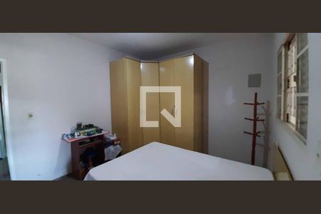 Casa à venda com 241m², 3 quartos e 1 vaga Casa à venda com 241m², 3 quartos e 1 vagaQuarto 1 casa 2