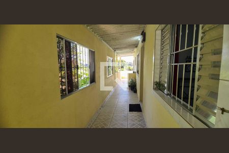 Casa à venda com 241m², 3 quartos e 1 vaga Casa à venda com 241m², 3 quartos e 1 vagaCorredor