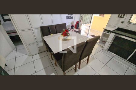 Casa à venda com 241m², 3 quartos e 1 vaga Casa à venda com 241m², 3 quartos e 1 vagaCozinha