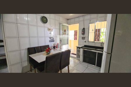 Casa à venda com 241m², 3 quartos e 1 vaga Casa à venda com 241m², 3 quartos e 1 vagaCozinha