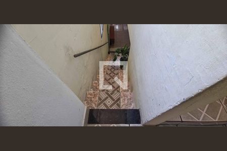 Casa à venda com 241m², 3 quartos e 1 vaga Casa à venda com 241m², 3 quartos e 1 vagaEscada