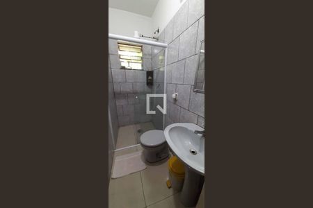 Casa à venda com 241m², 3 quartos e 1 vaga Casa à venda com 241m², 3 quartos e 1 vagaBanheiro Suíte fundos