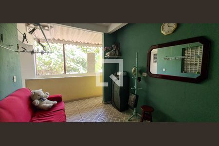 Casa à venda com 241m², 3 quartos e 1 vaga Casa à venda com 241m², 3 quartos e 1 vagaÁrea de Serviço