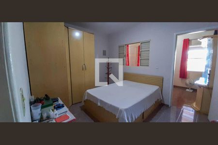 Casa à venda com 241m², 3 quartos e 1 vaga Casa à venda com 241m², 3 quartos e 1 vagaQuarto 1 casa 2