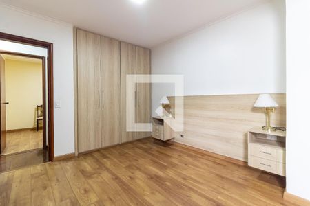 Casa à venda com 180m², 3 quartos e 2 vagasSuíte