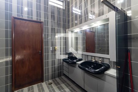 Casa à venda com 180m², 3 quartos e 2 vagasBanheiro da Suíte