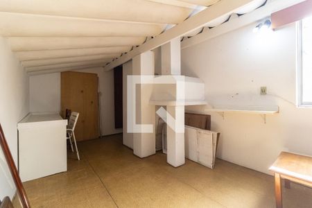 Casa à venda com 180m², 3 quartos e 2 vagasQuarto de Serviço