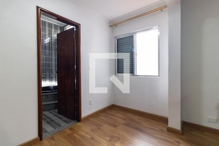 Casa à venda com 180m², 3 quartos e 2 vagasSuíte