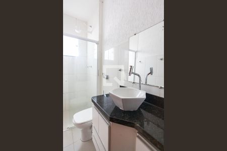 Banheiro da Suite de casa para alugar com 3 quartos, 120m² em Osvaldo Rezende, Uberlândia